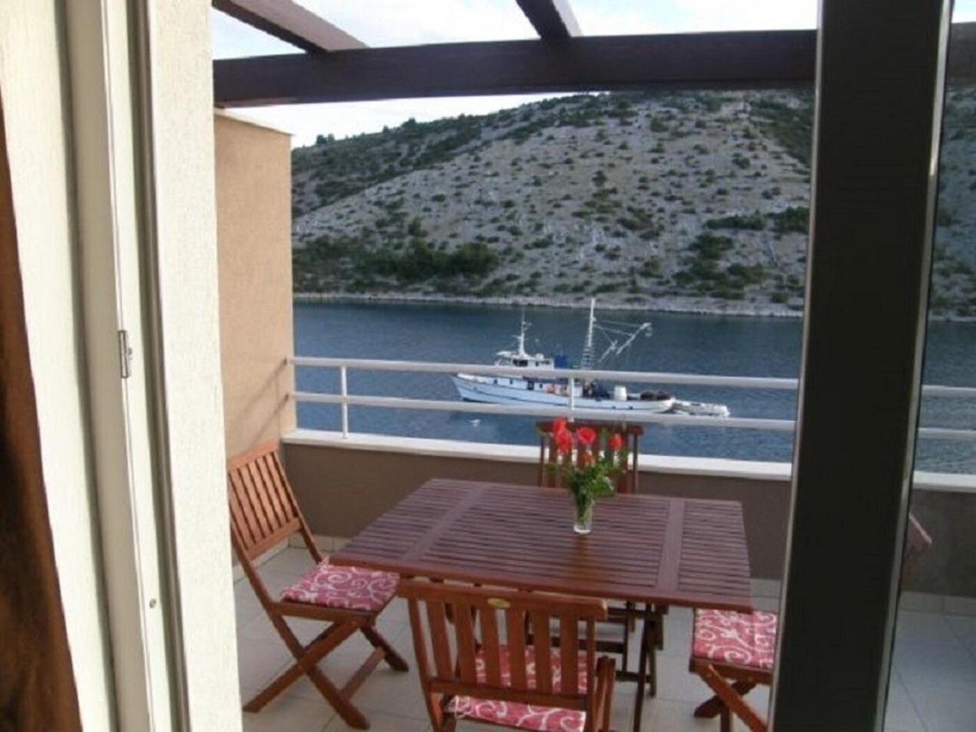 Apartments Ljubi Vinišće 외부 사진