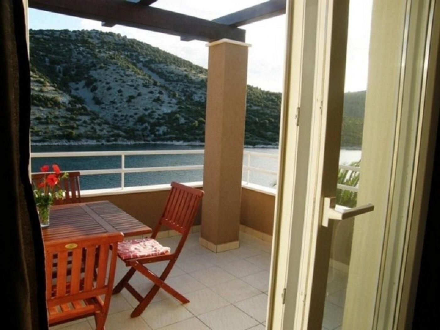 Apartments Ljubi Vinišće 외부 사진